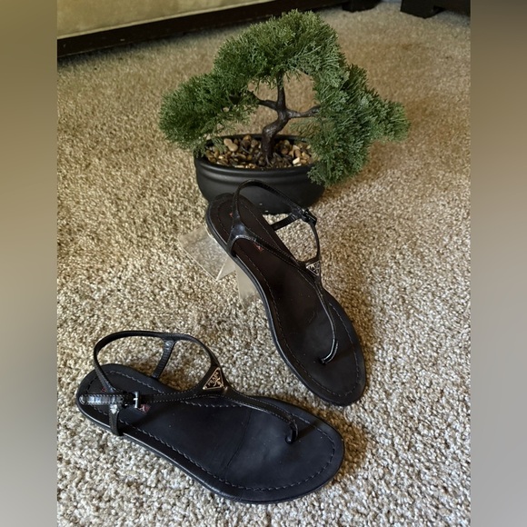 Prada ❤️‍🔥✨Black Leather Sandals - Picture 1 of 3